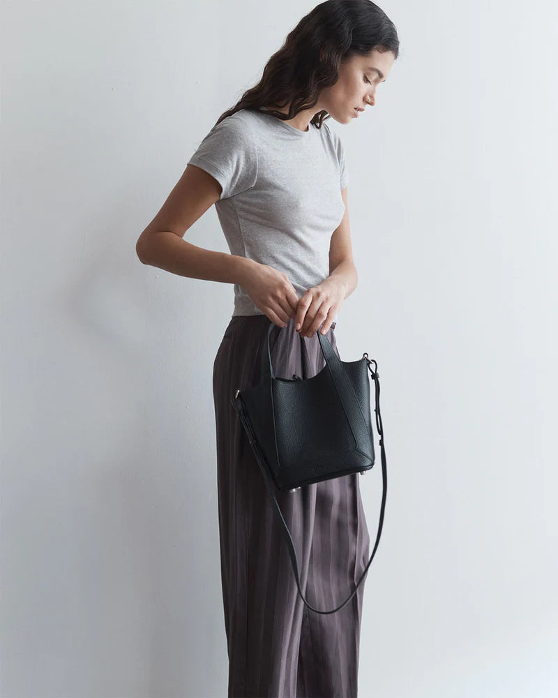 THE HORSE // Alexie Tote BLACK
