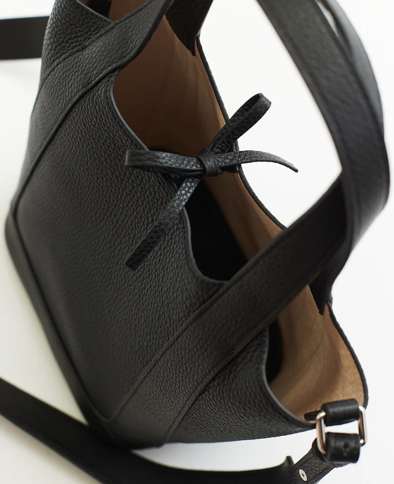 THE HORSE // Alexie Tote BLACK