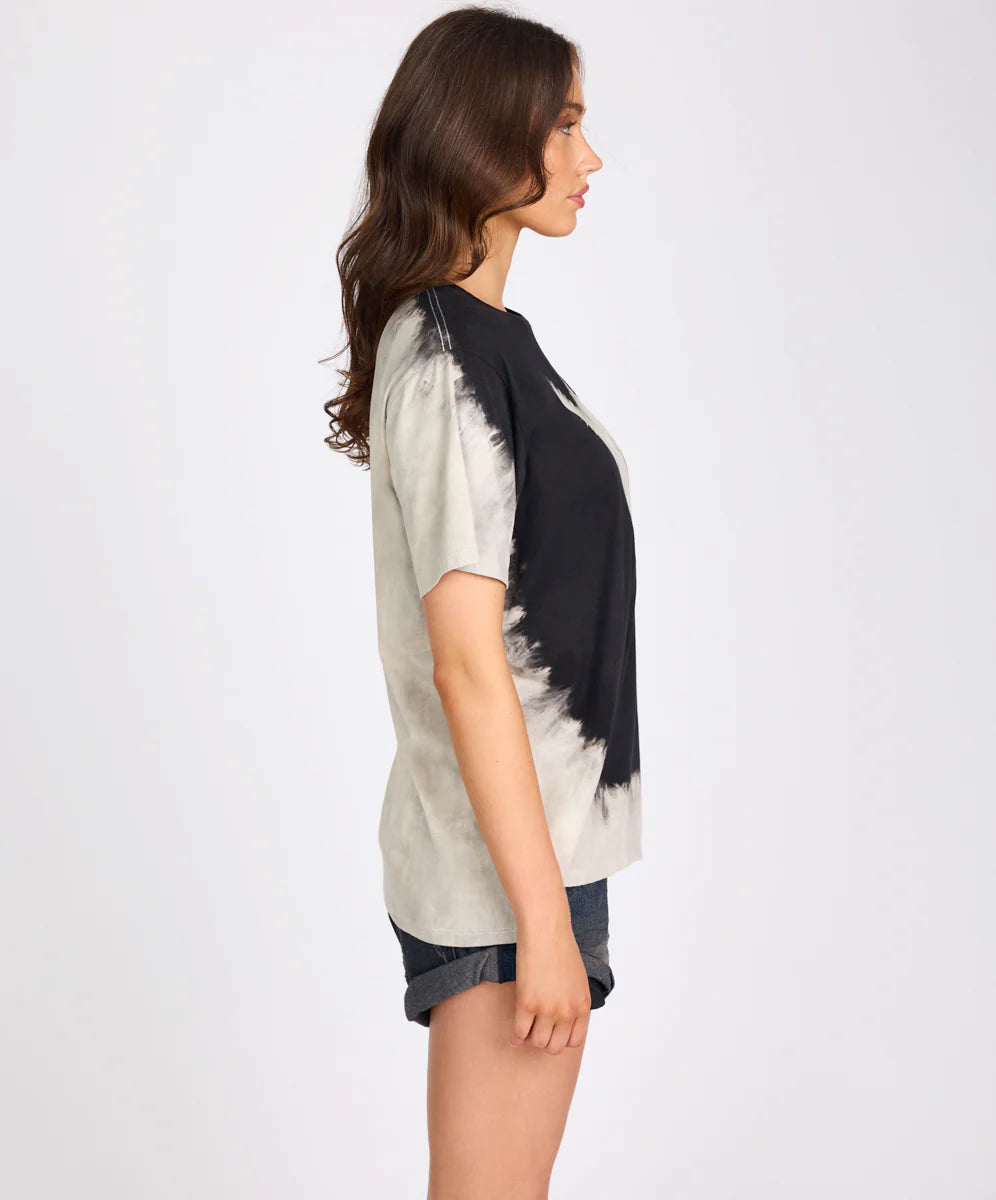 ONE TEASPOON // Beaming Heart Boyfriend Tee WHITE BLACK