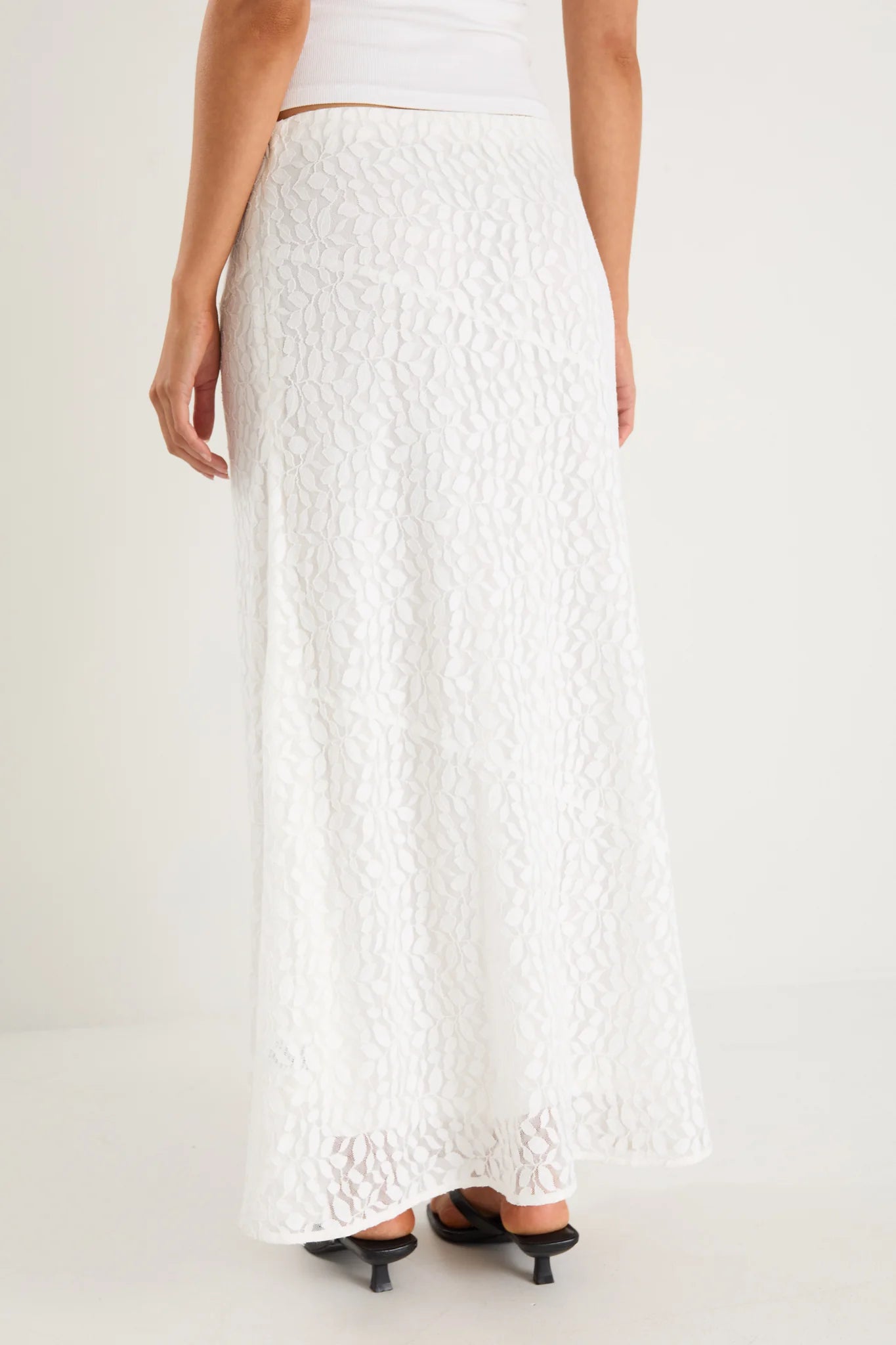 STORIES BE TOLD // Zeus Lace Maxi Skirt ECRU