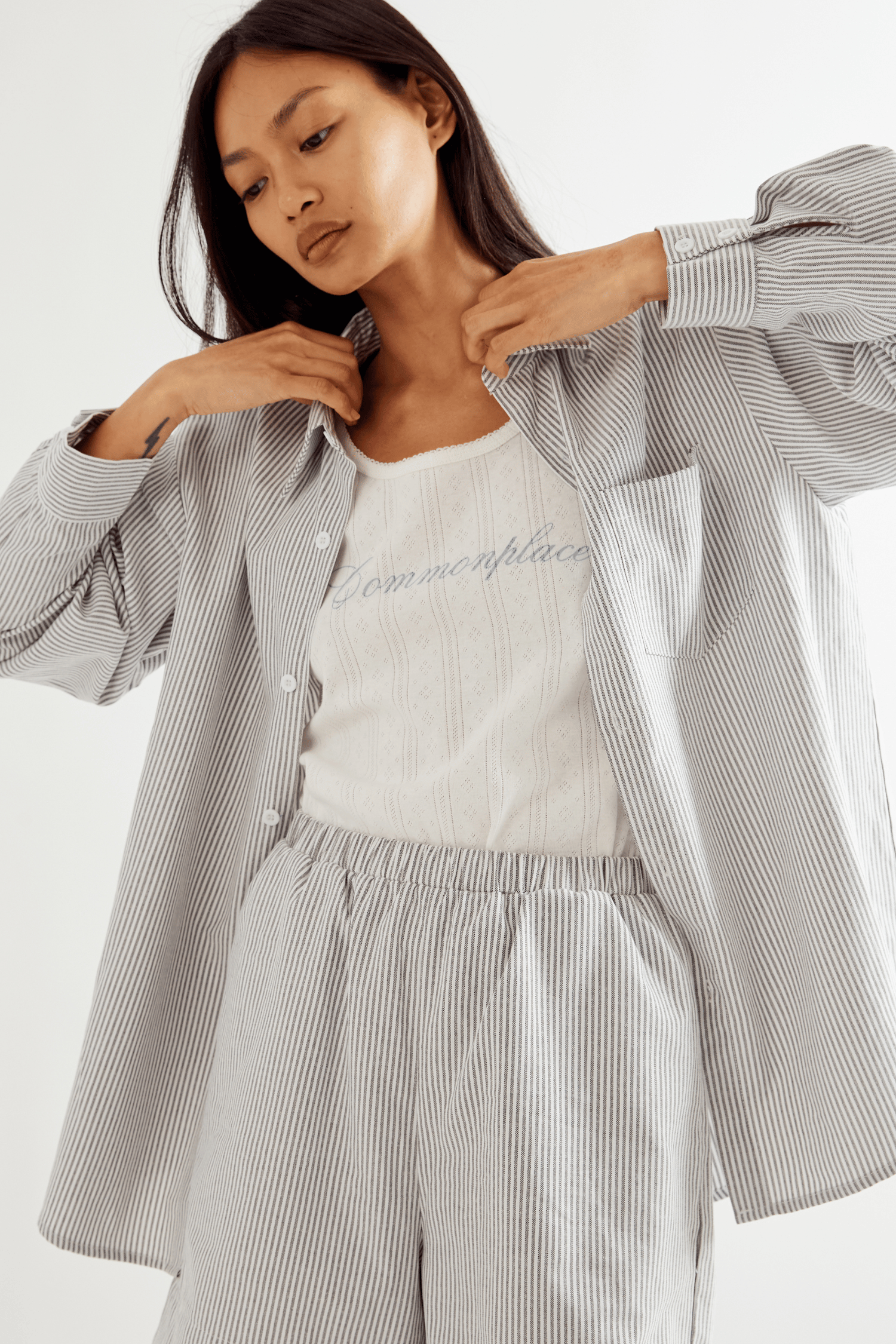 COMMONPLACE // Beach Cottage Shirt BLACK WHITE STRIPE