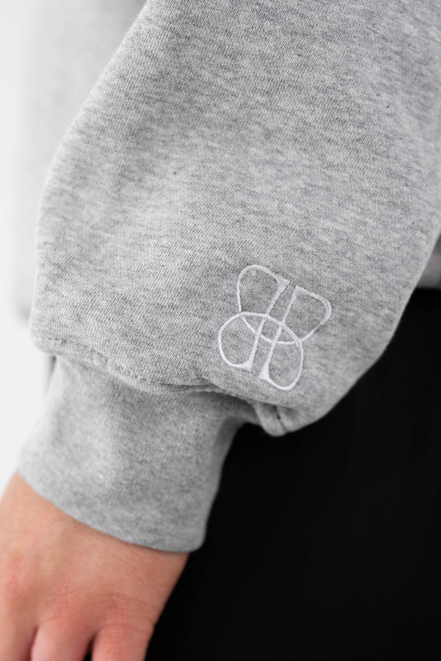 BEIGED // Embroidery Sweater MARIE GREY