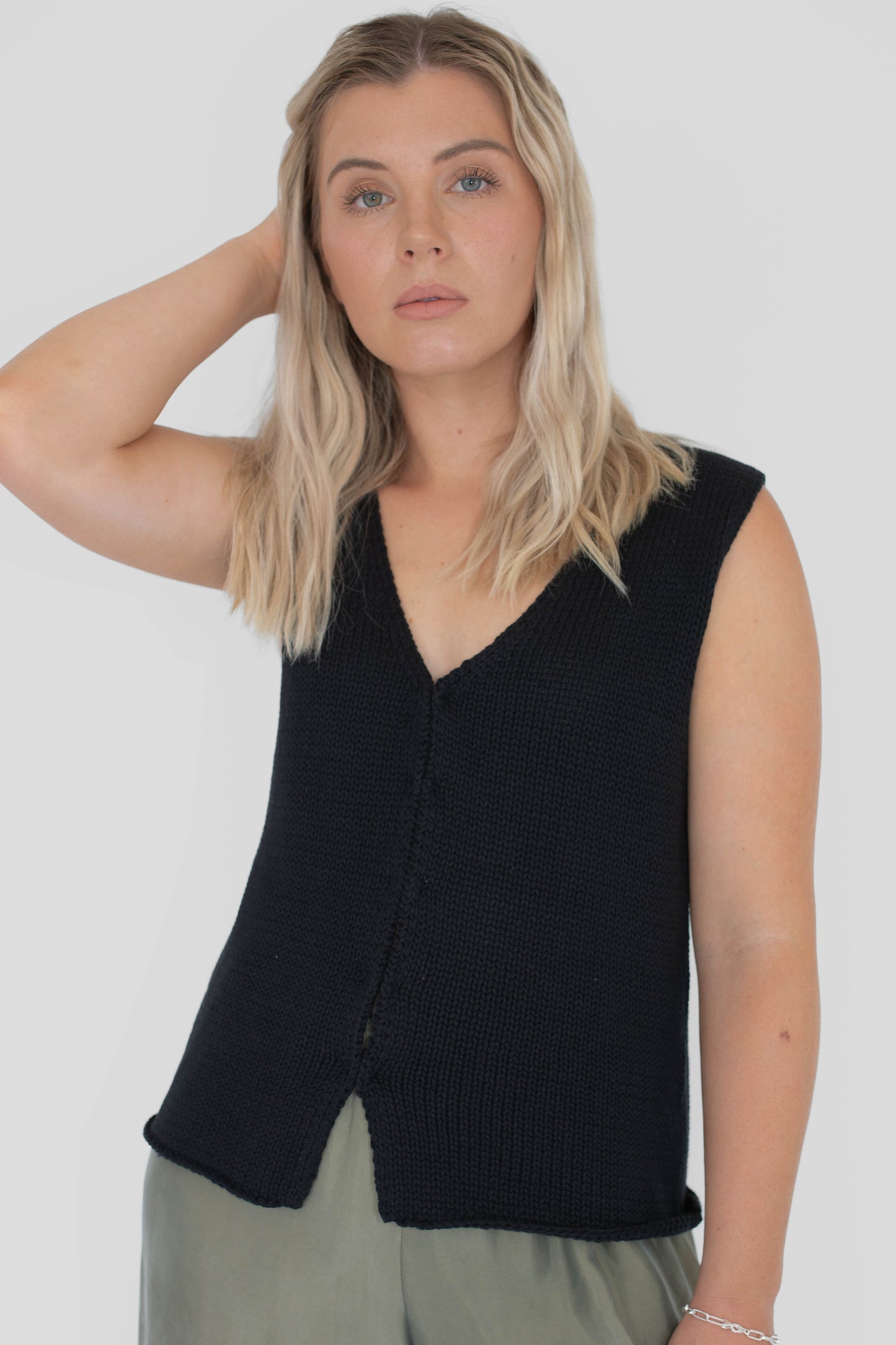 BEIGED // Knit Vest BLACK