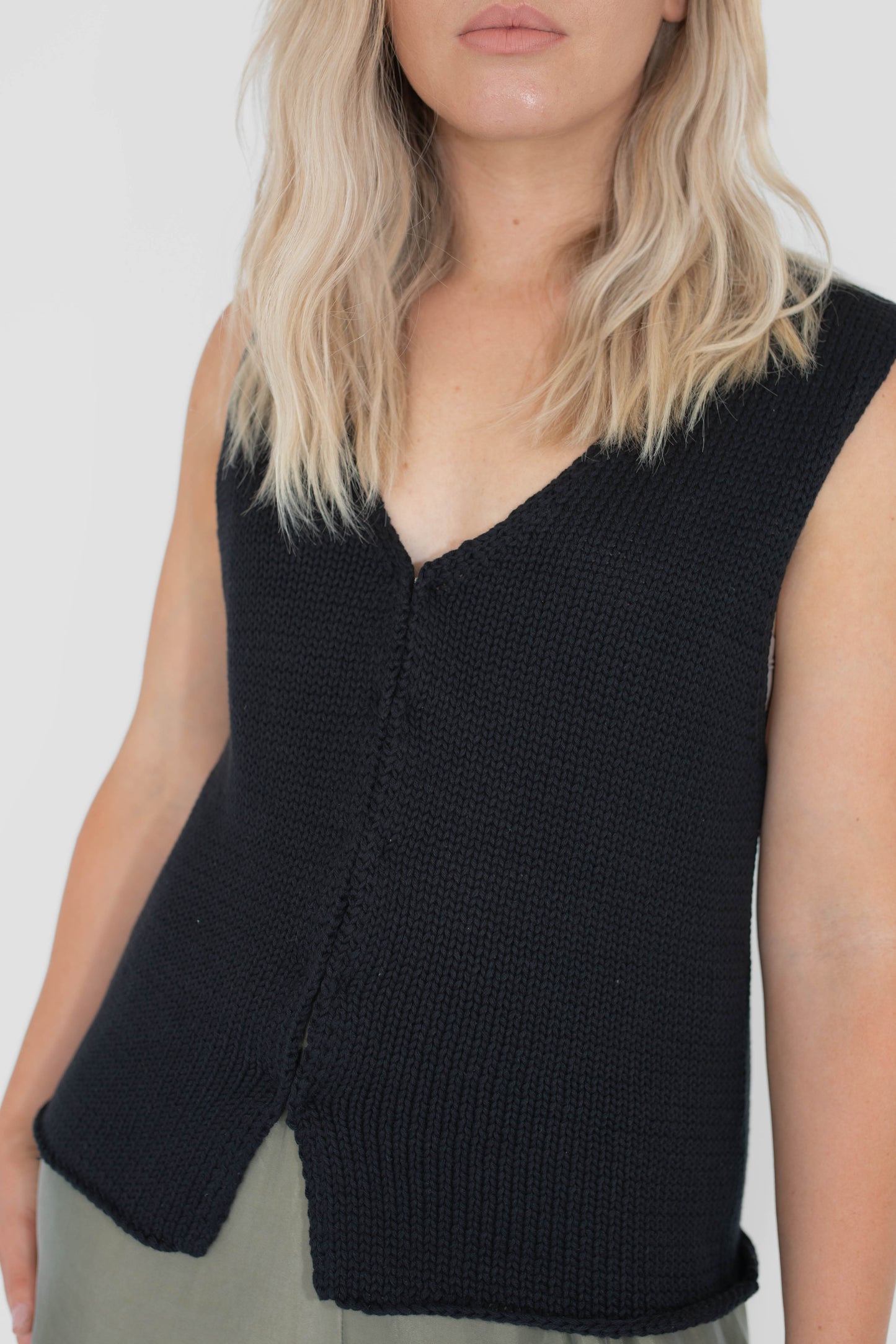BEIGED // Knit Vest BLACK