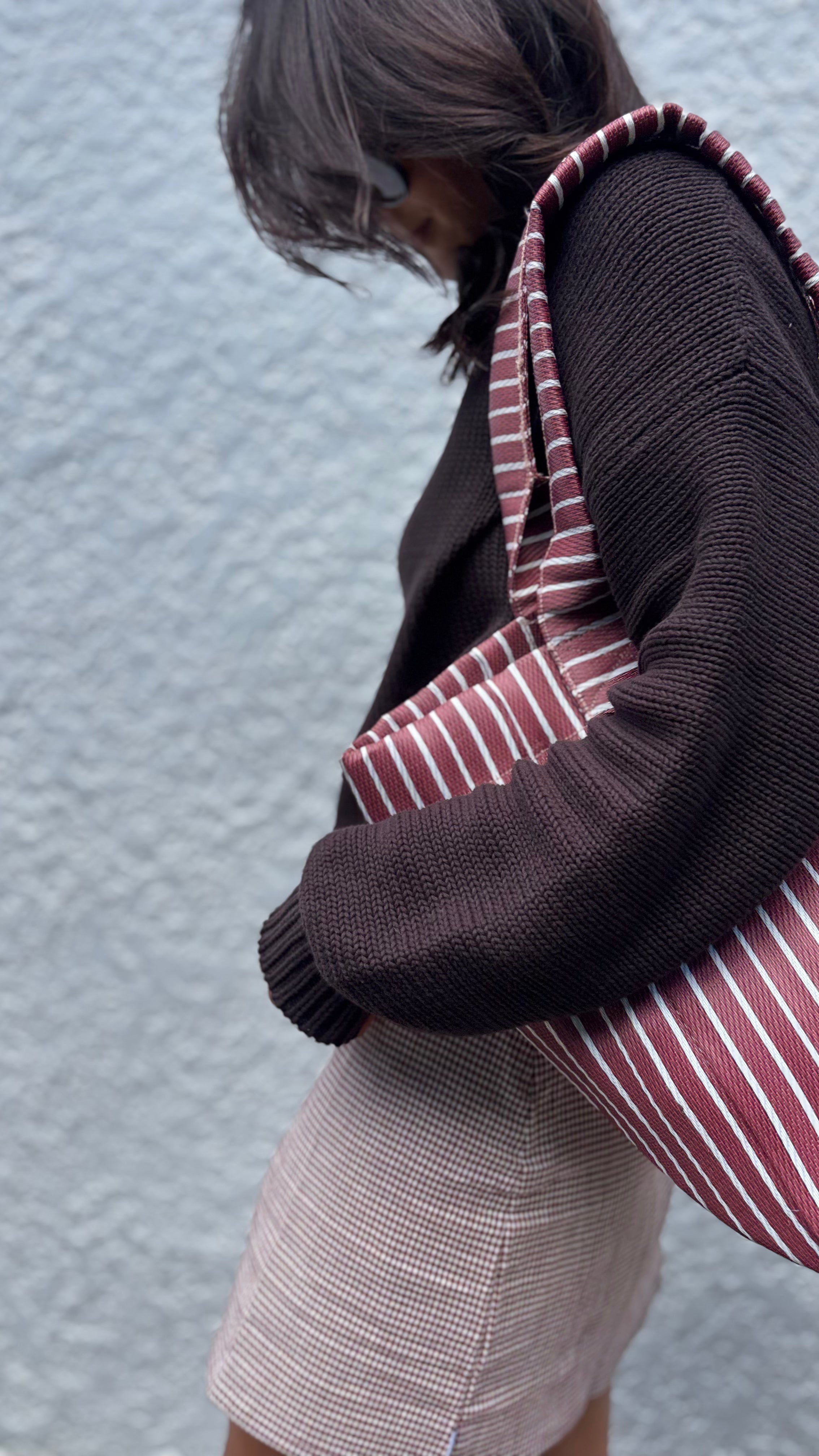 Close Sweater CHOCOLATE