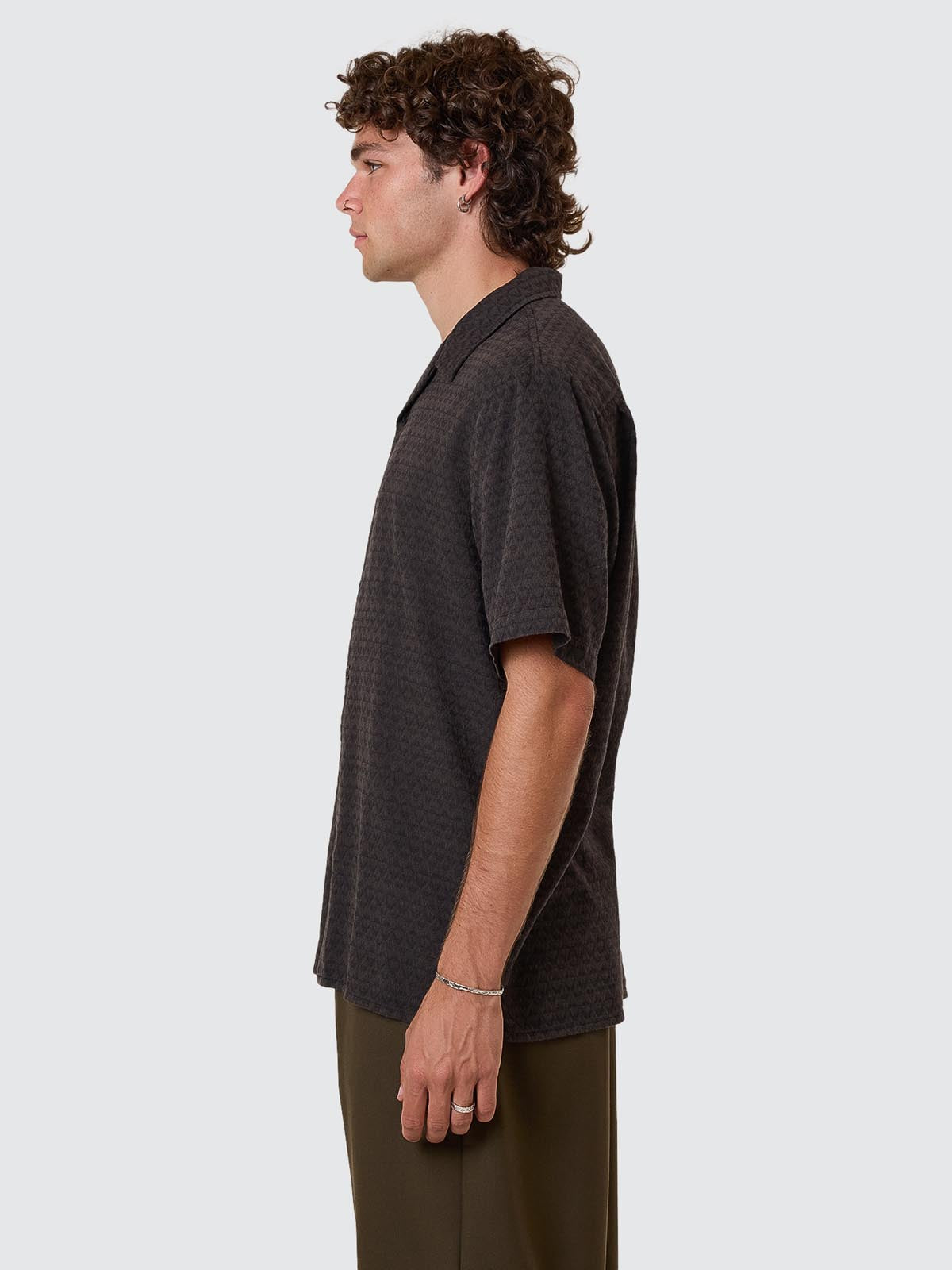 THRILLS // Airborne Bowling Shirt TURKISH COFFEE