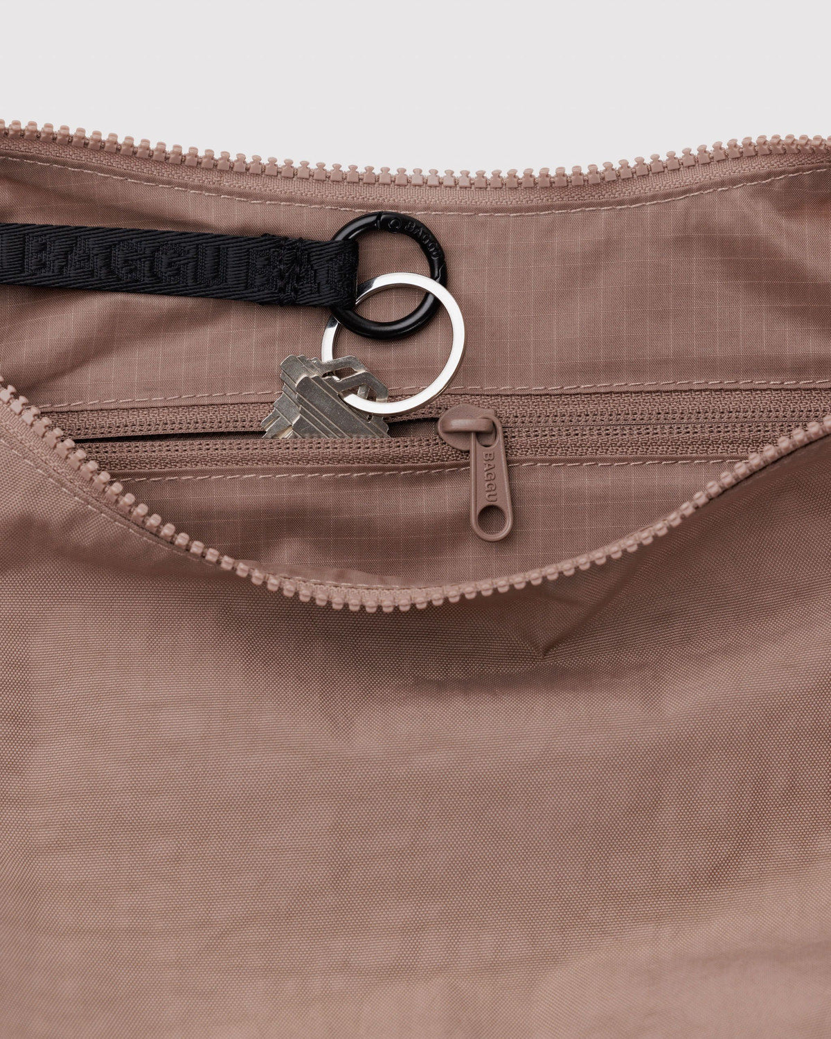 BAGGU // MEDIUM Nylon Crescent Bag