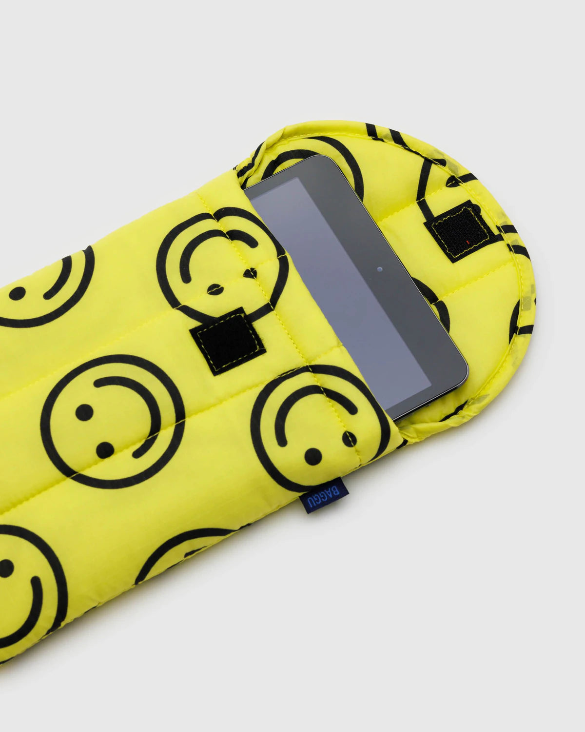 BAGGU // Puffy Tablet Sleeve 8" HAPPY