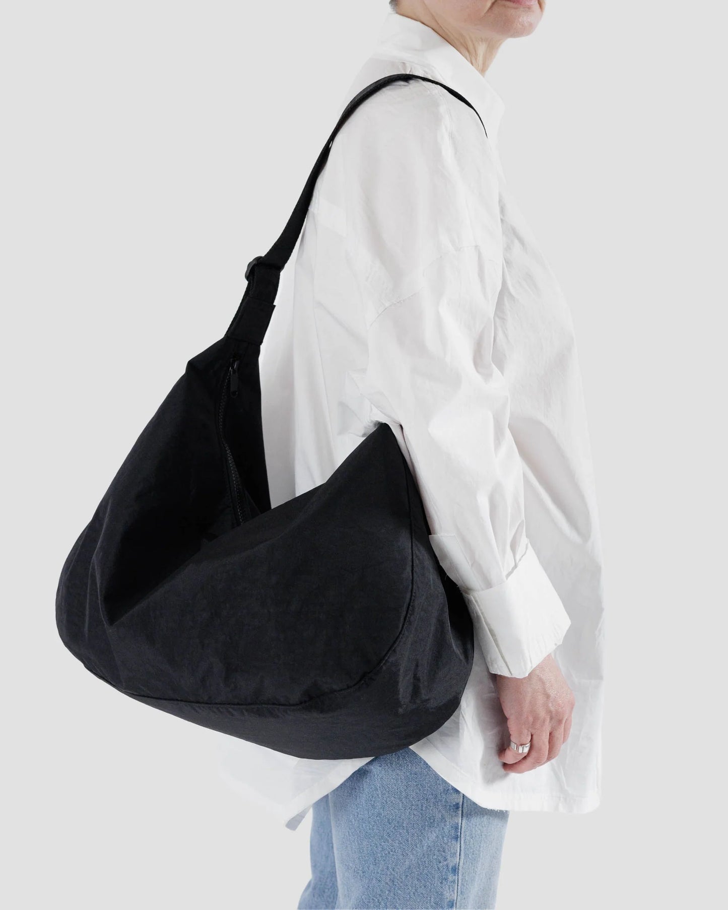 BAGGU // LARGE Nylon Crescent Bag BLACK