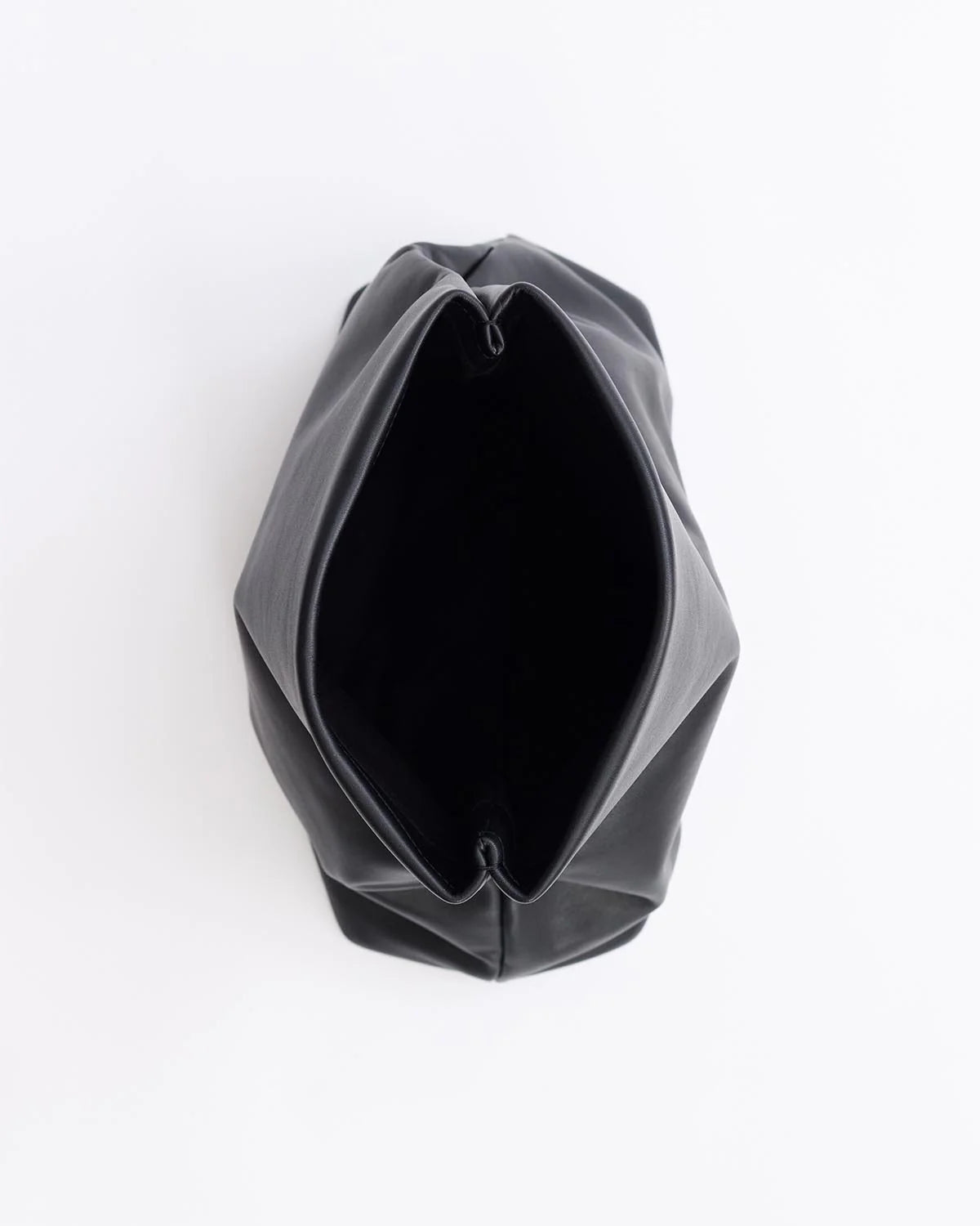 THE HORSE // Benny Clutch BLACK