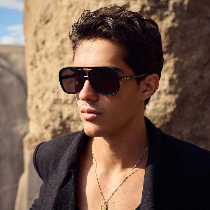 VALLEY // Bang Bang GLOSS BLACK w. GOLD METAL / BLACK GRADIENT LENS