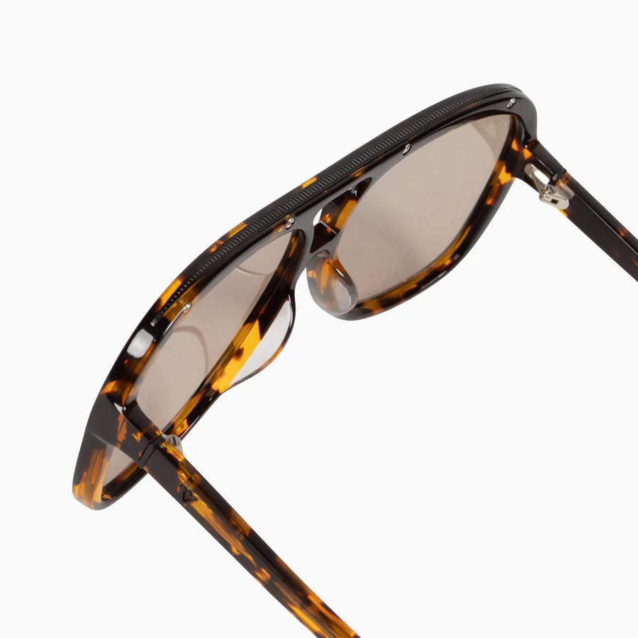 VALLEY // Bang DARK TORT w. MATTE BLACK TRIM/LIGHT BROWN LENS