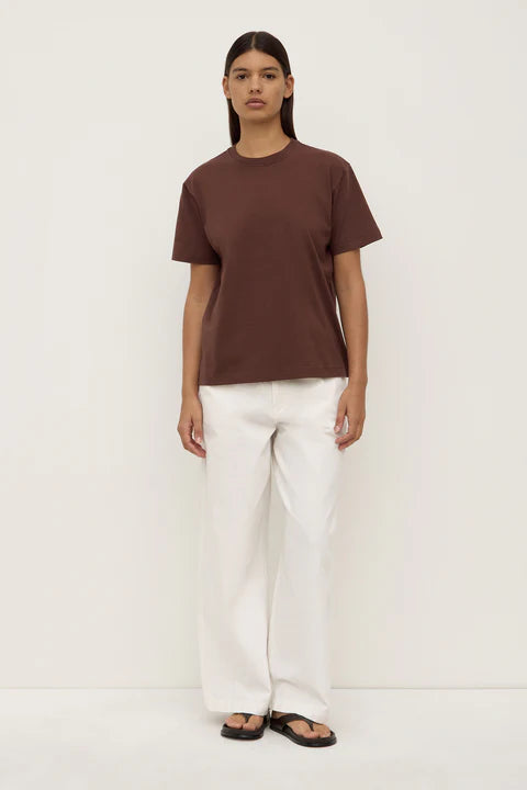 ASSEMBLY LABEL // Organic Base Tee ESPRESSO