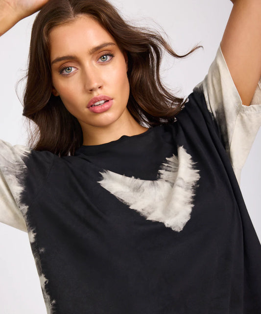 ONE TEASPOON // Beaming Heart Boyfriend Tee WHITE BLACK