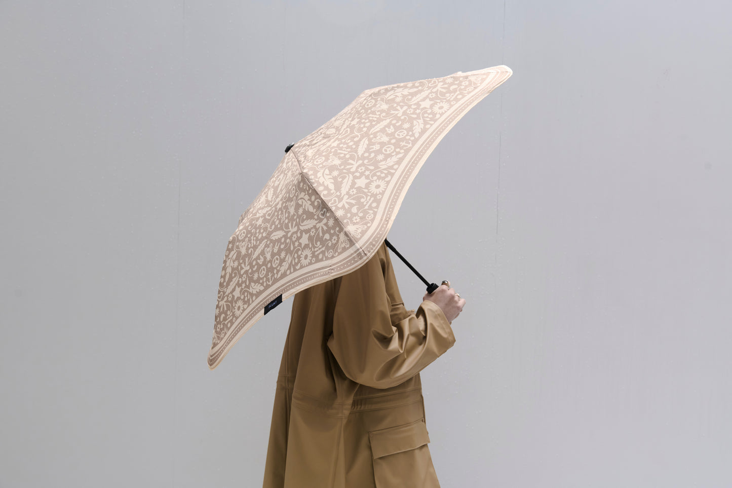 KAREN WALKER // Blunt Metro x KW Umbrella FILIGREE