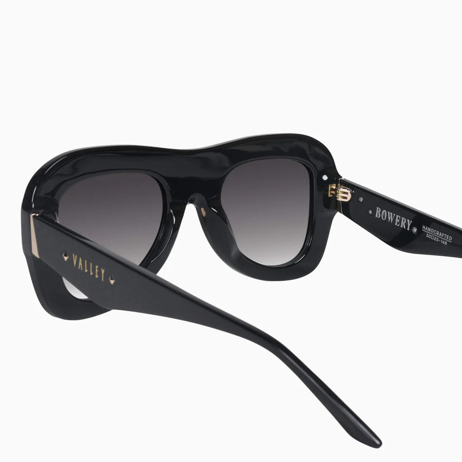 VALLEY // Bowery GLOSS BLACK w. GOLD METAL/BLACK GRADIENT LENS