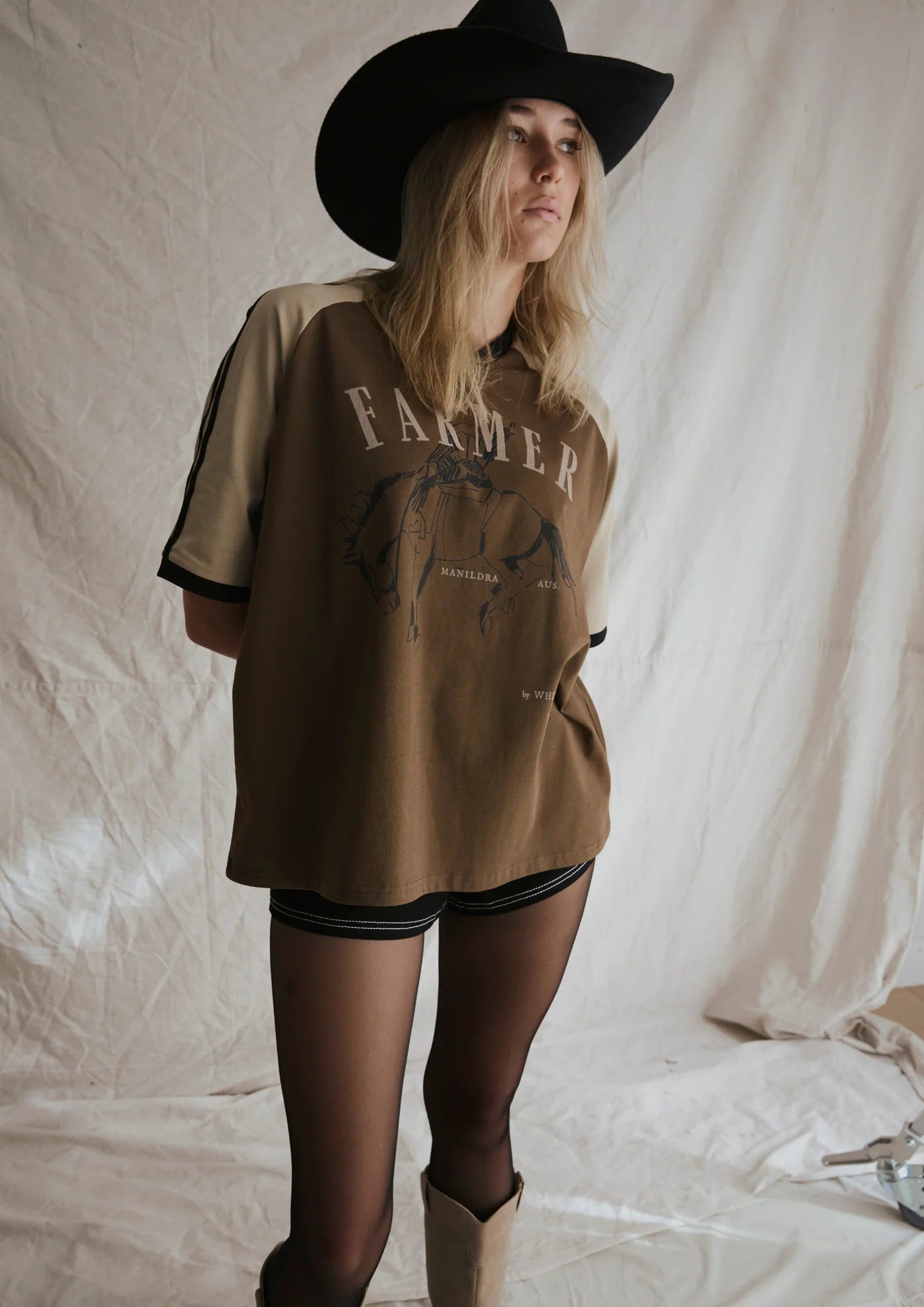 FAR MER // Dark Horse Raglan