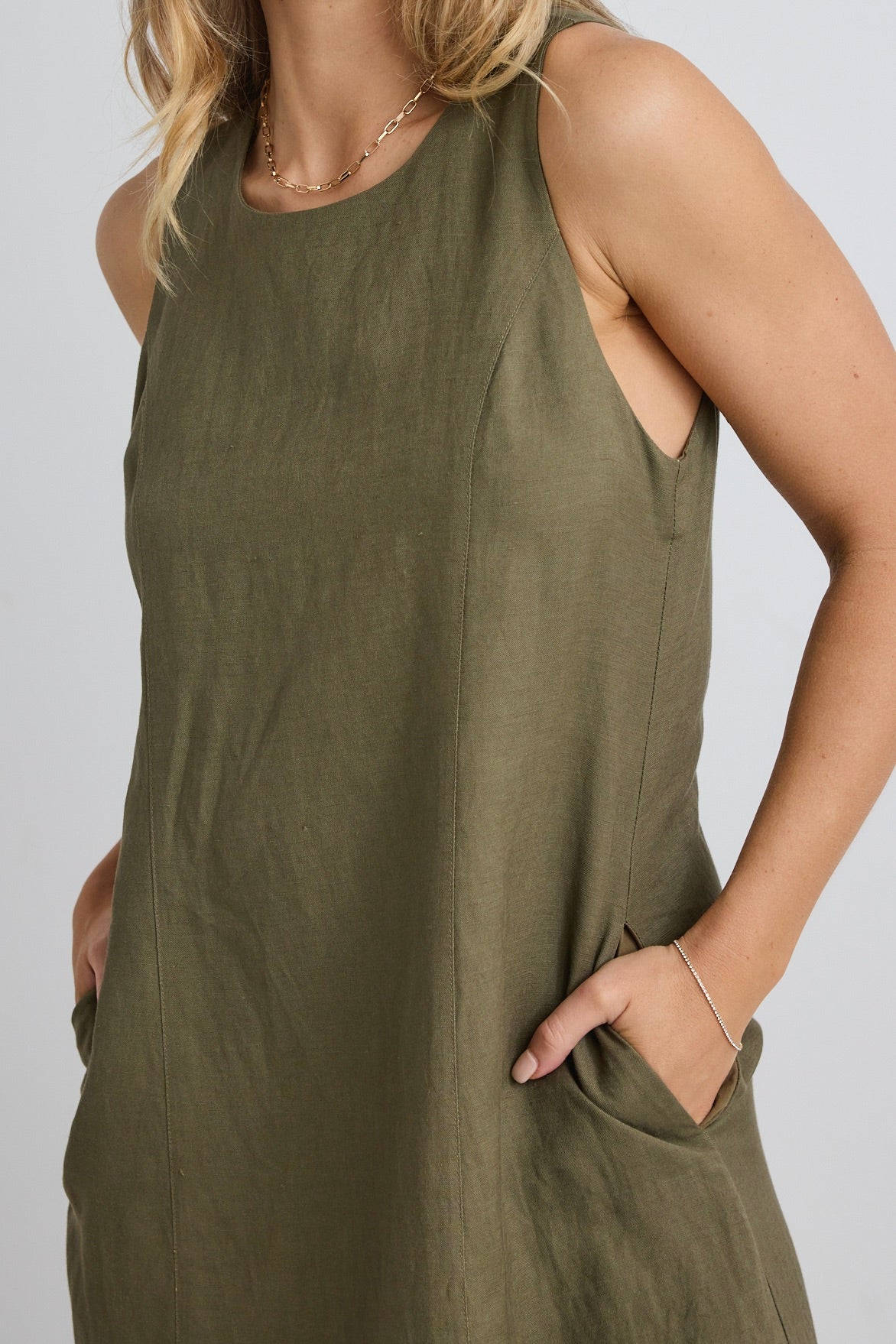 RE:UNION LABEL // Easygoing Midi Dress KHAKI