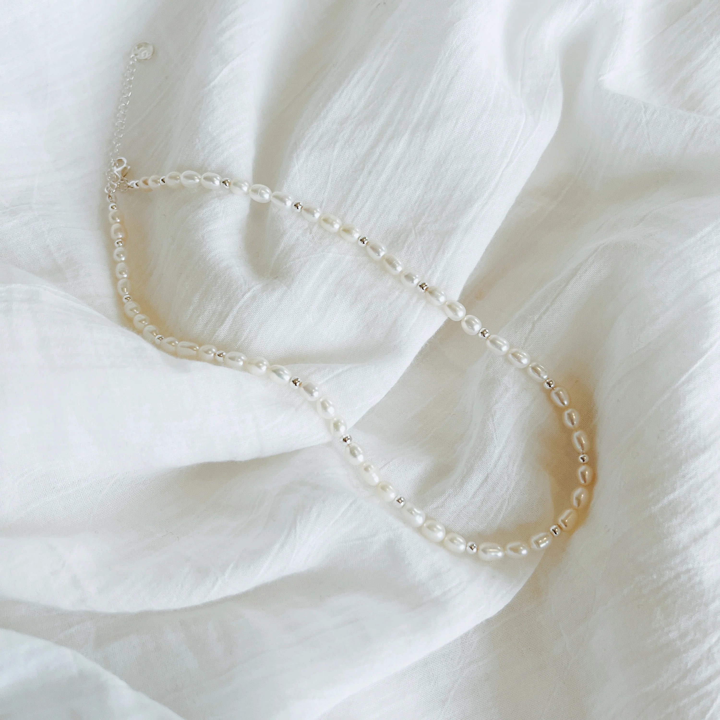 SILVER LININGS // Frida Pearl Beaded Necklace Silver