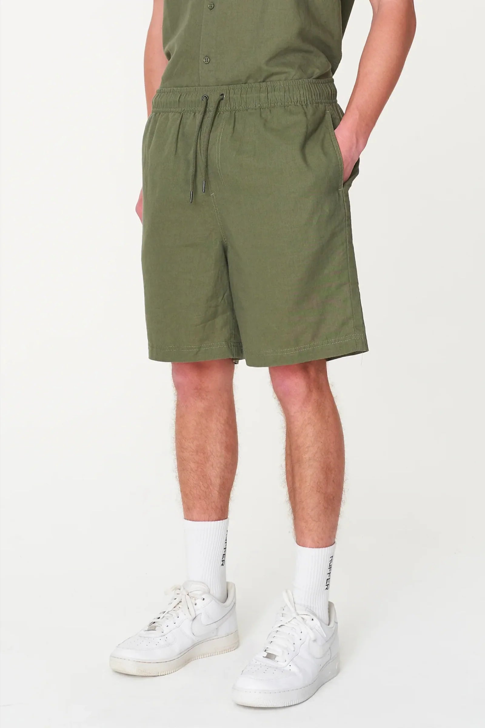 HUFFER // Lin-In Relax Short KHAKI