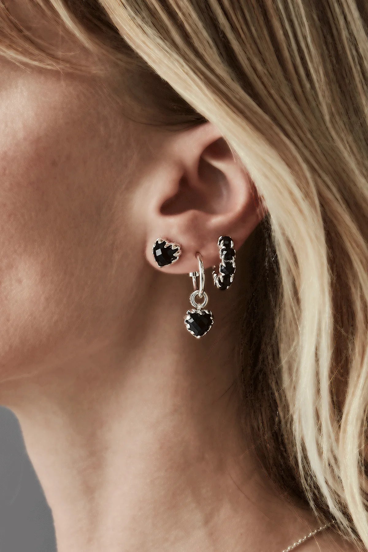 SGC // Love Anchor Earring ONYX