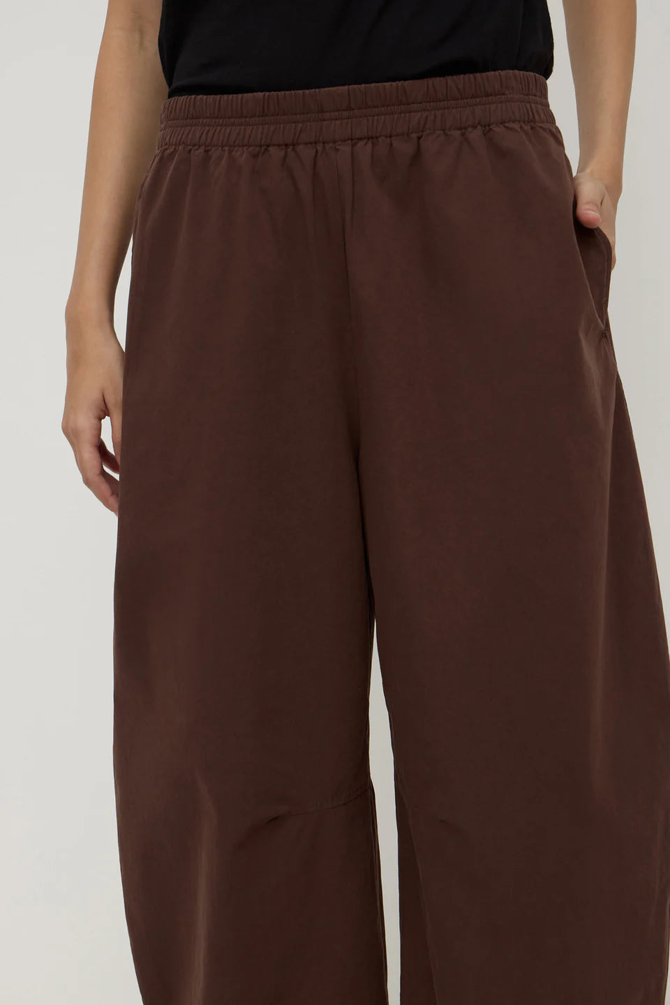ASSEMBLY LABEL // Lola Barrel Pant GANACHE