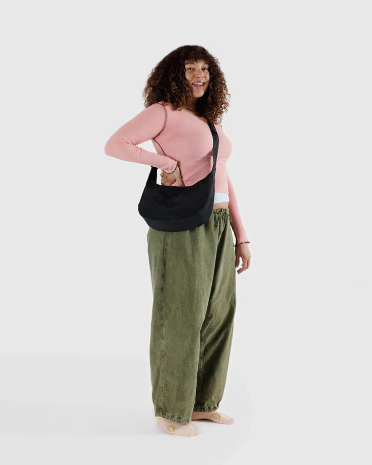 BAGGU // MEDIUM Nylon Crescent Bag BLACK