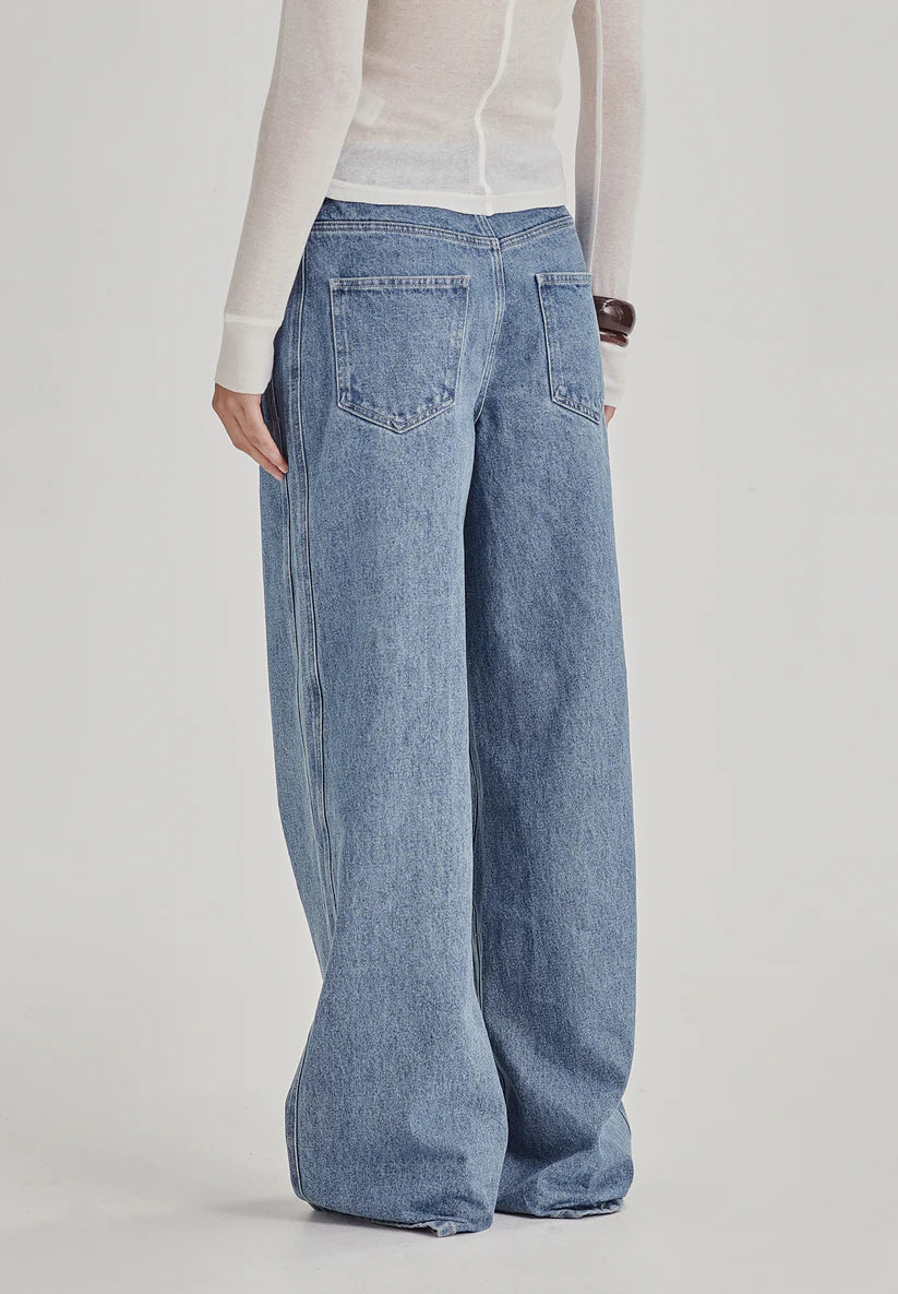 COMMONERS // Womens Volume Jean MID BLUE RINSE