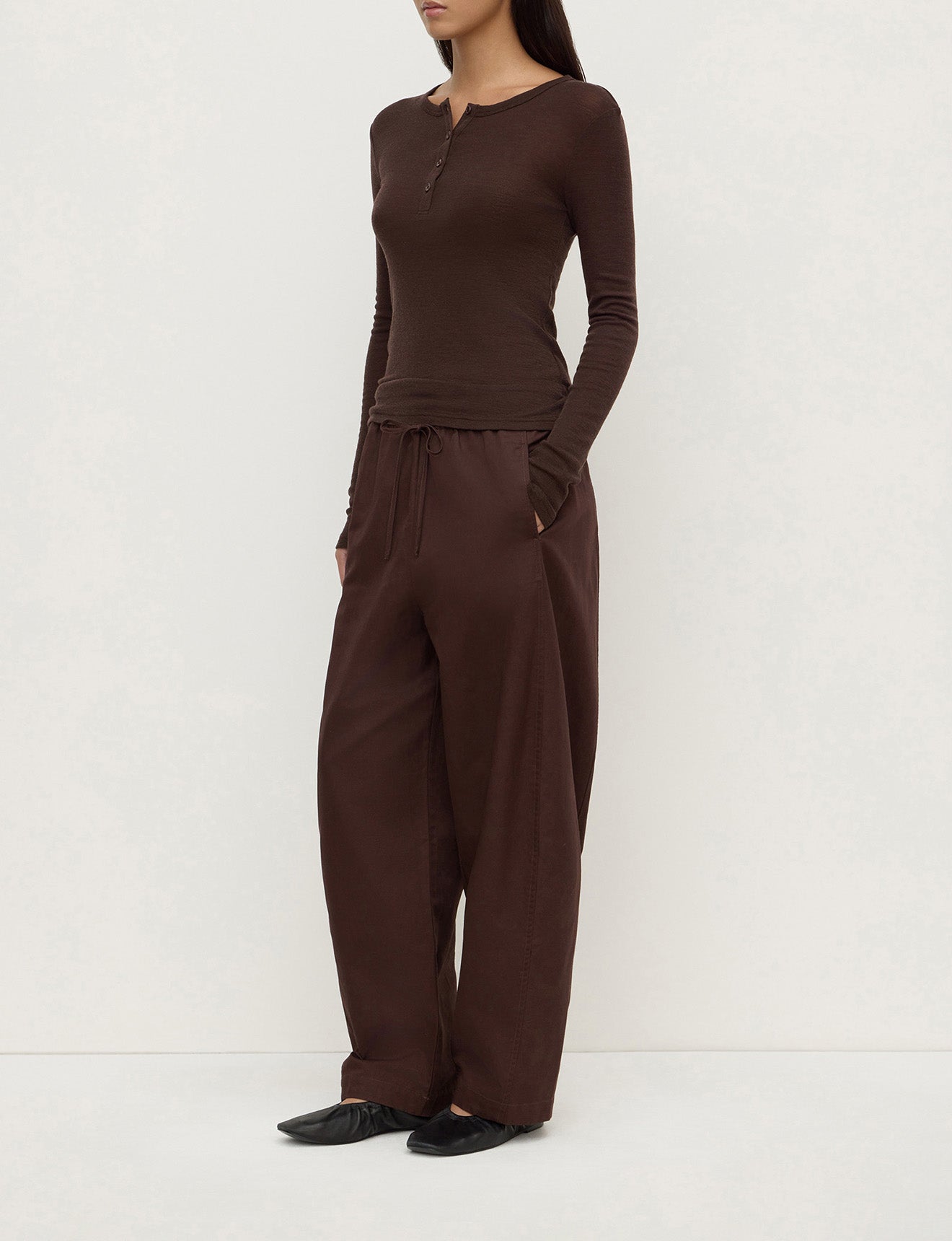 ASSEMBLY LABEL // Nora Merino Henley GANACHE
