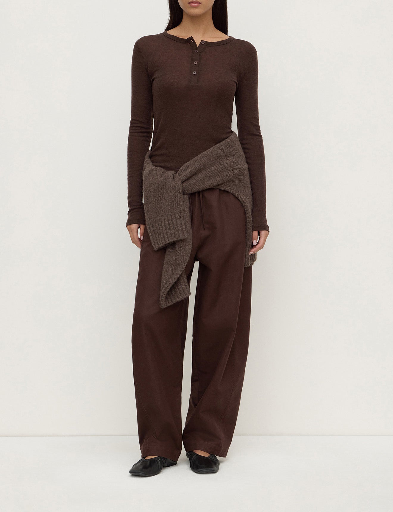 ASSEMBLY LABEL // Nora Merino Henley GANACHE