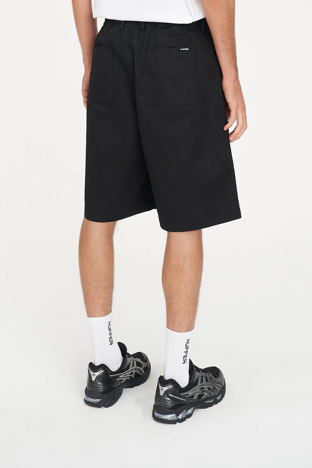 HUFFER // Pleated Baggy Short BLACK
