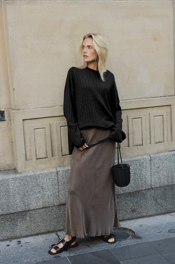 S O P H I E // Relaxed Jumper BLACK