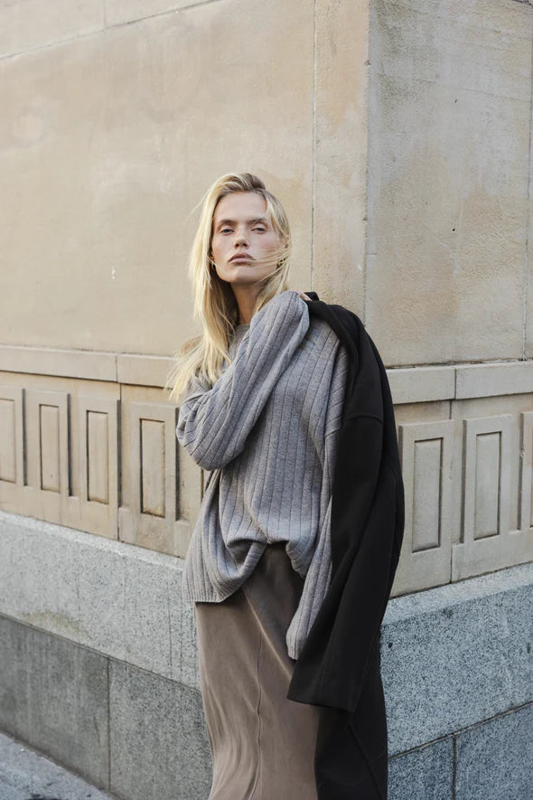 S O P H I E // Relaxed Jumper DONKEY