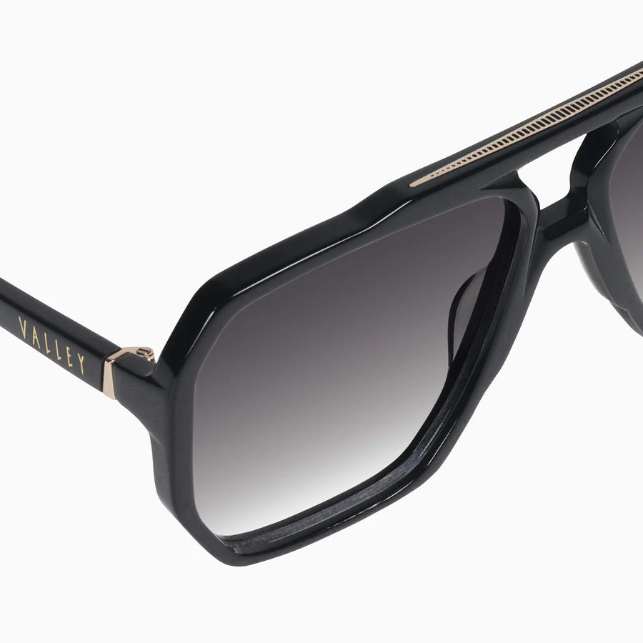 VALLEY // Rodeo GLOSS BLACK w. GOLD METAL/BLACK GRADIENT LENS