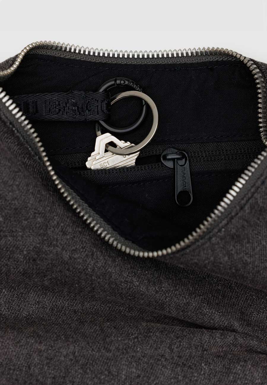 BAGGU // SMALL Nylon Crescent Bag WASHED BLACK DENIM