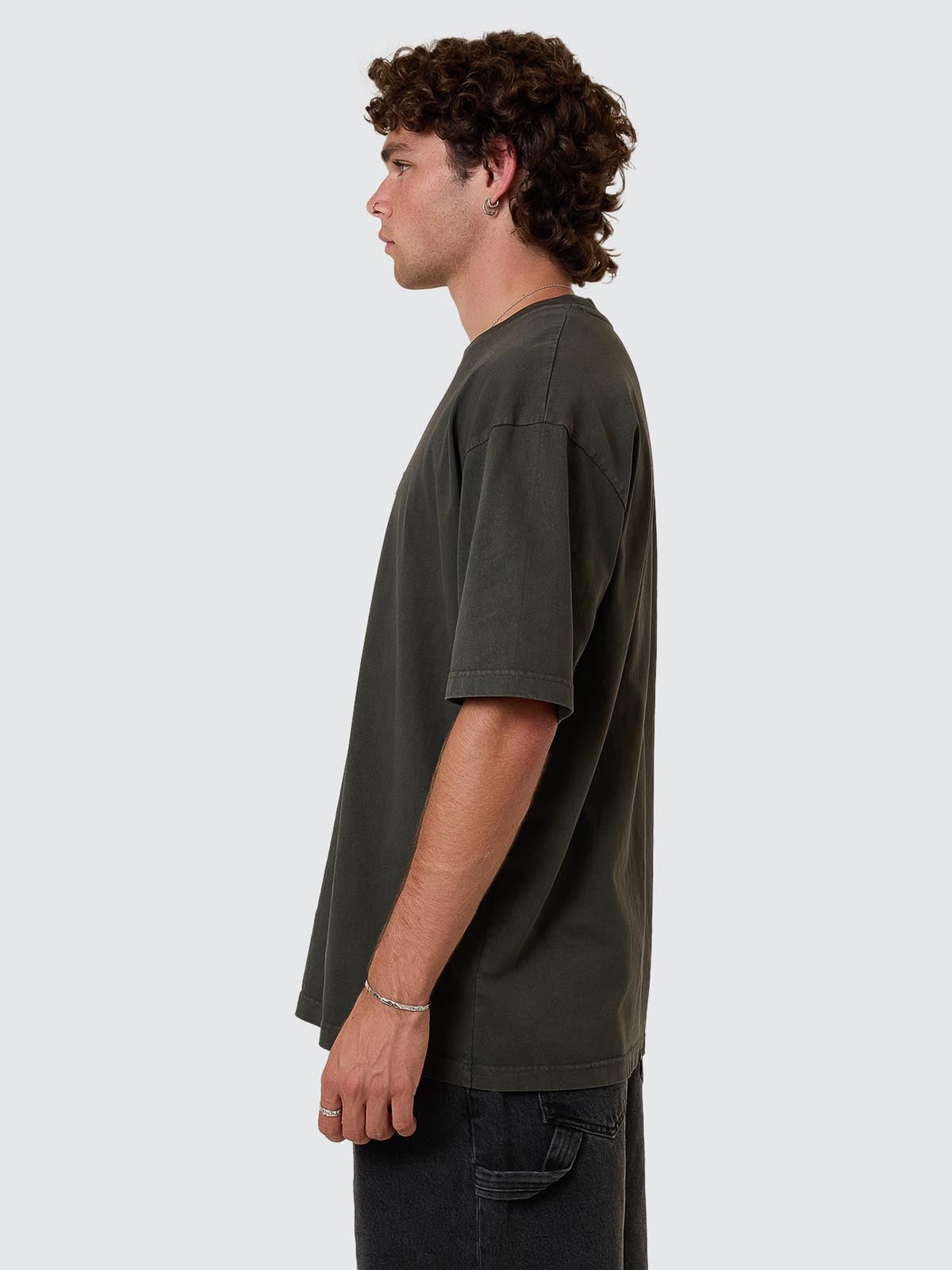 THRILLS // Built To Win OS Fit Tee OIL GREEN