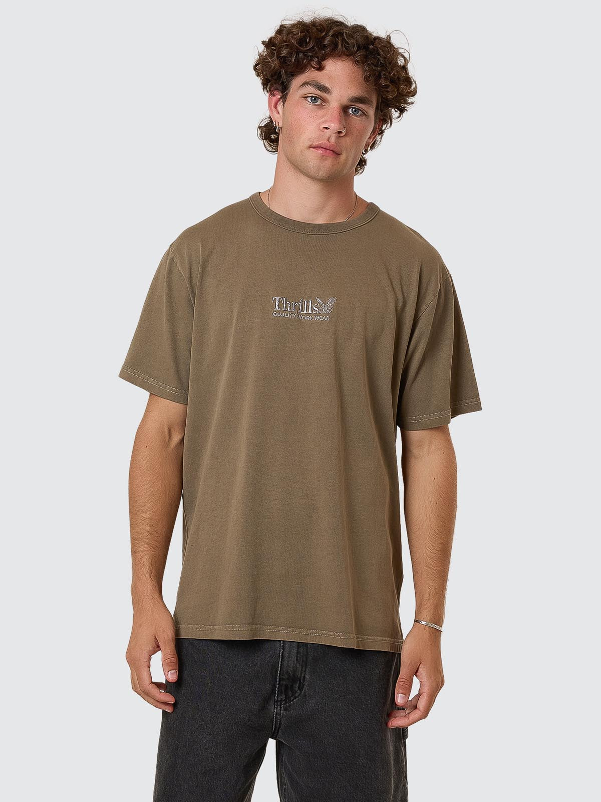 THRILLS // Workwear Embro Merch Fit Tee DESERT