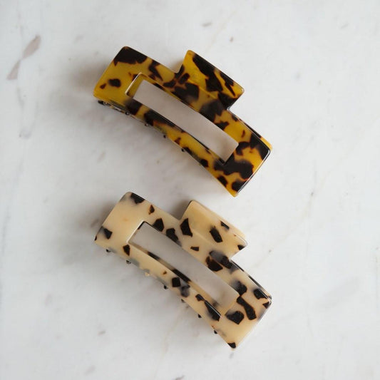 S O P H I E // Tort Claw Clip DARK