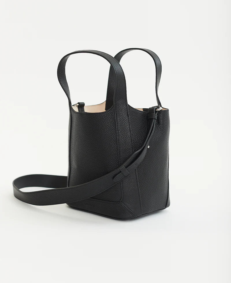 THE HORSE // Alexie Tote BLACK