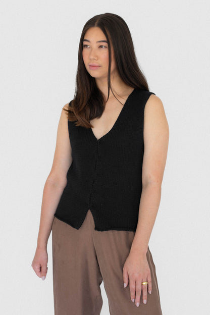 BEIGED // Knit Vest BLACK