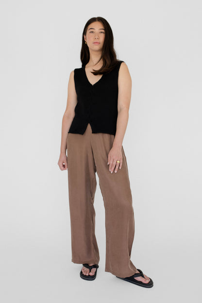 BEIGED // Knit Vest BLACK