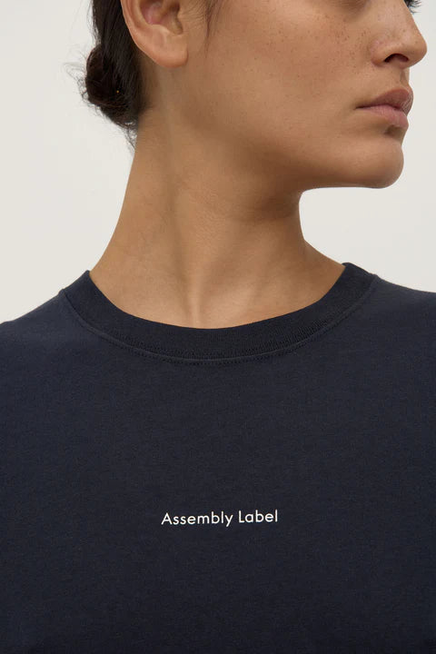 ASSEMBLY LABEL // Atelier Logo Tee True Navy/White