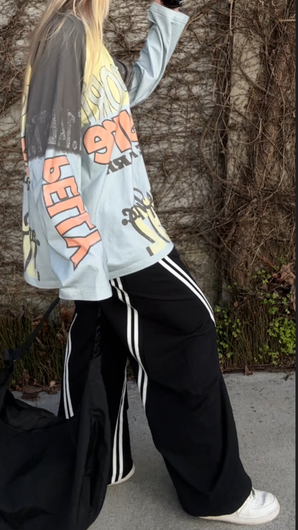 Let's Play Trackie BLACK