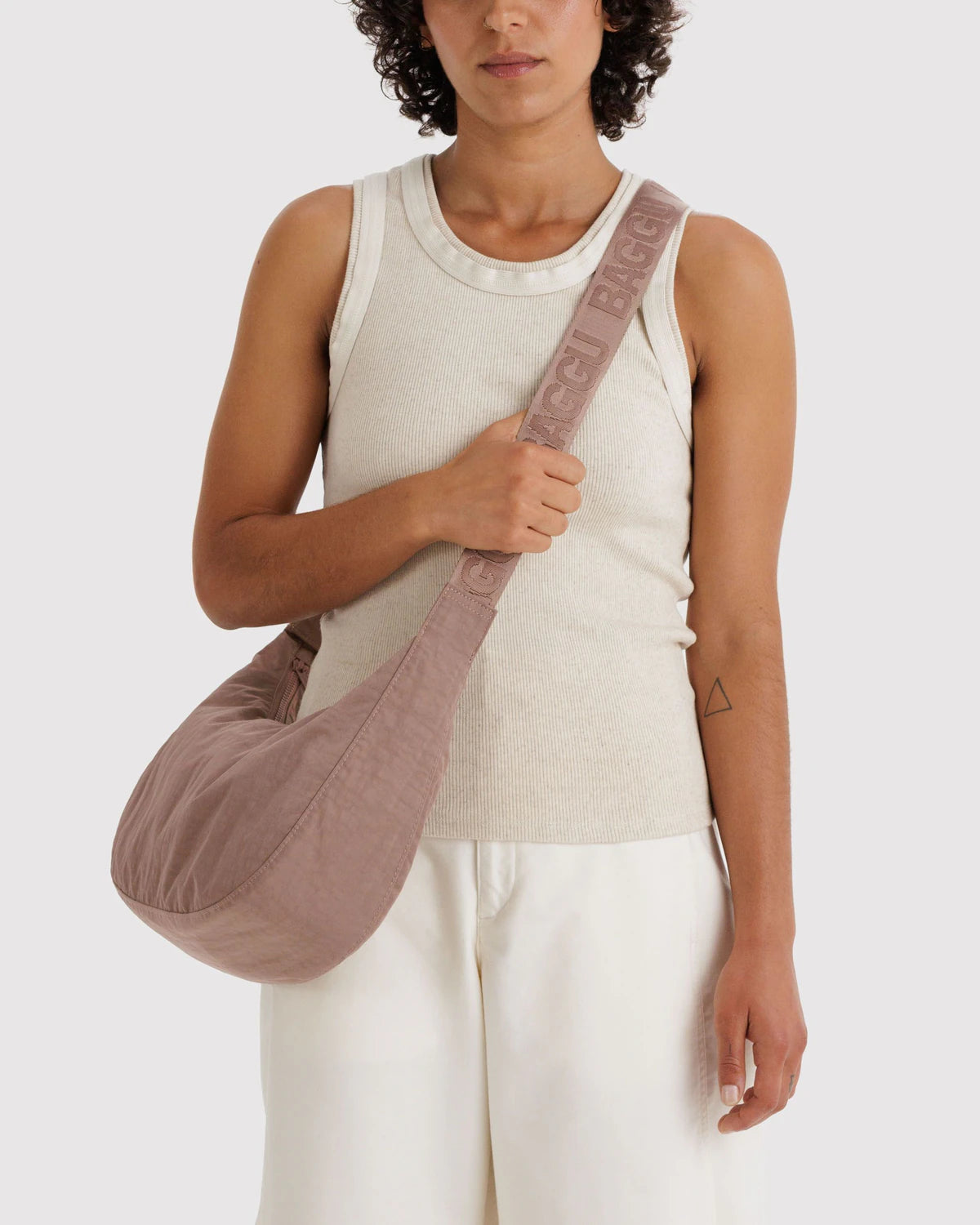 BAGGU // MEDIUM Nylon Crescent Bag