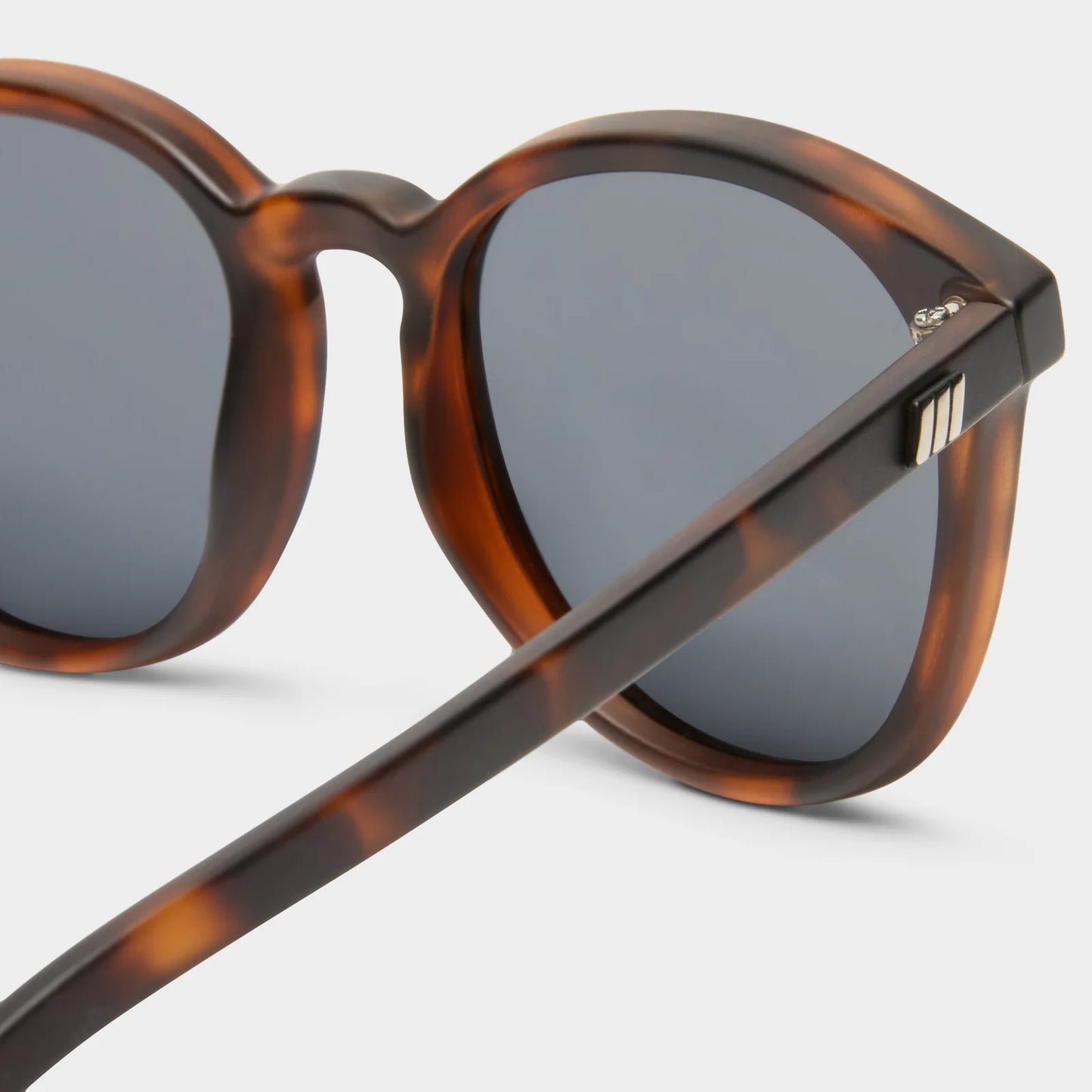 LE SPECS // Bandwagon MATTE TORT