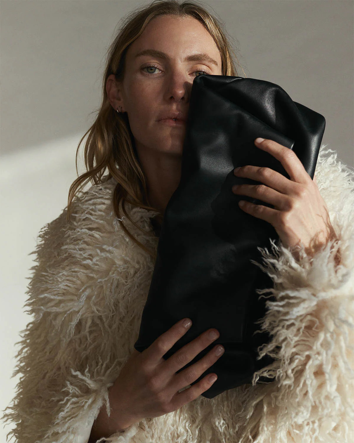THE HORSE // Benny Clutch BLACK