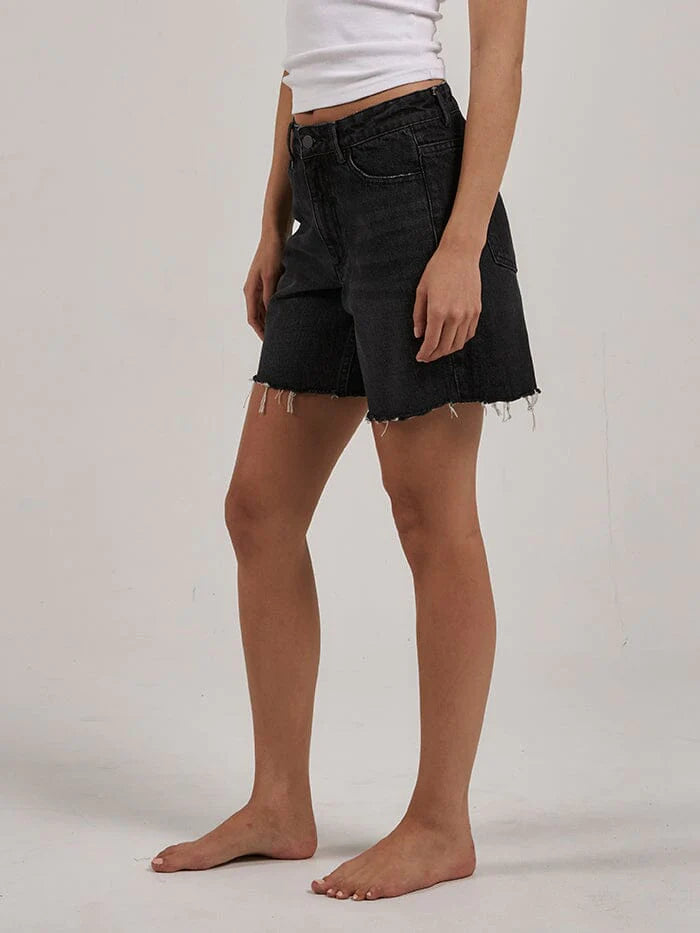 THRILLS // Billie Low Shorts SMOKE BLACK