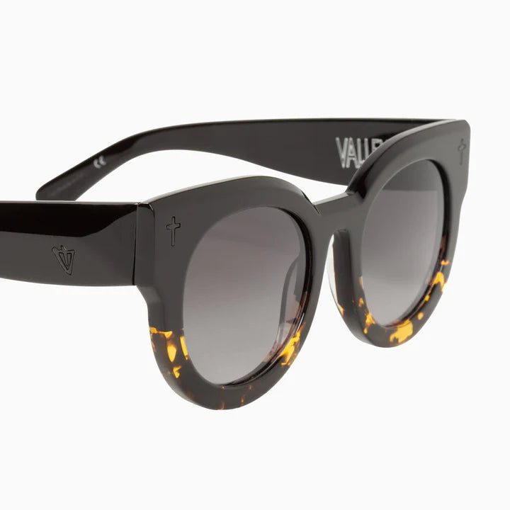 VALLEY // A Dead Coffin Club BLACK TO TORT / BLACK GRADIENT LENS