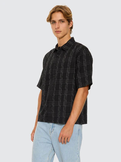 THRILLS // Built To Win SS Cropped Shirt BLACK