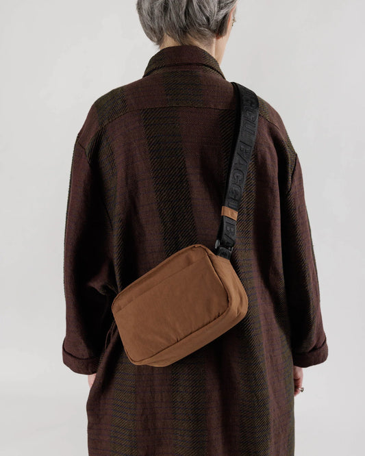 BAGGU // Nylon Camera Crossbody BROWN